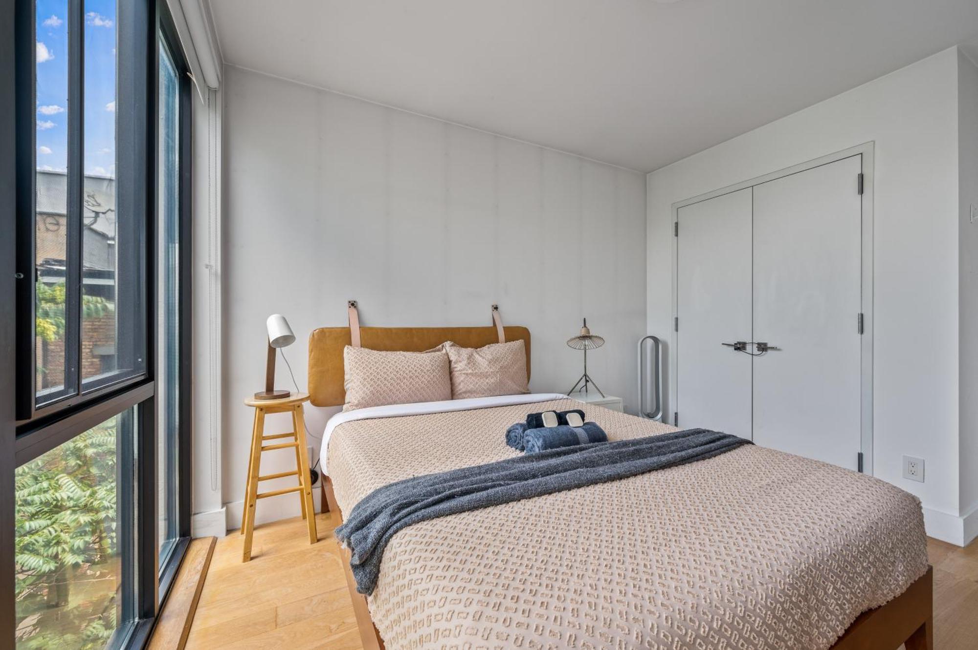 Prime Williamsburg Luxury One Bedroom With Balcony Apartment